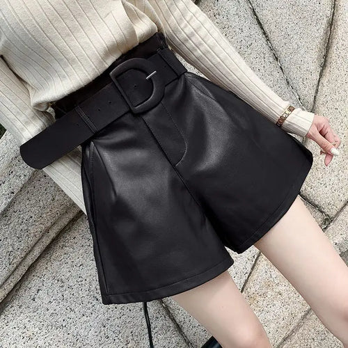 Chic Fashion Faux Leather Shorts