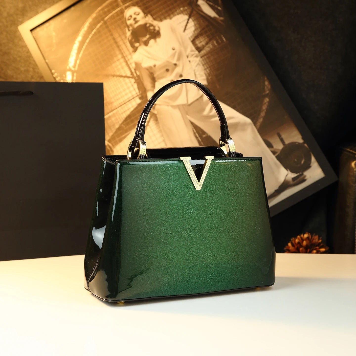 Luxury Diamonds V Letter Small  Crossbody Handbags